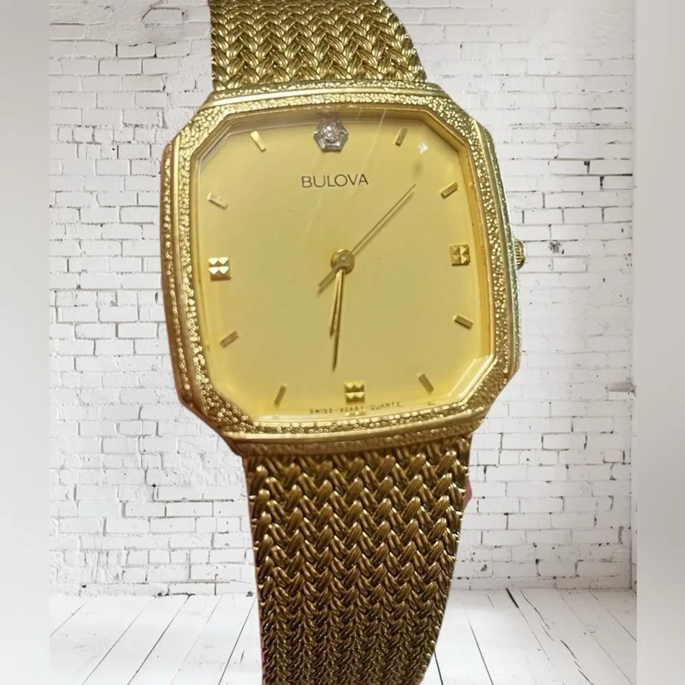 Vintage BULOVA QUARTZ 1985 DIAMOND MENS WRISTWATCH‎
